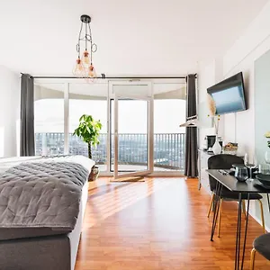 https://luxus-studio-netflix-boxspringbett-zentrum-view.getmunichhotels.com